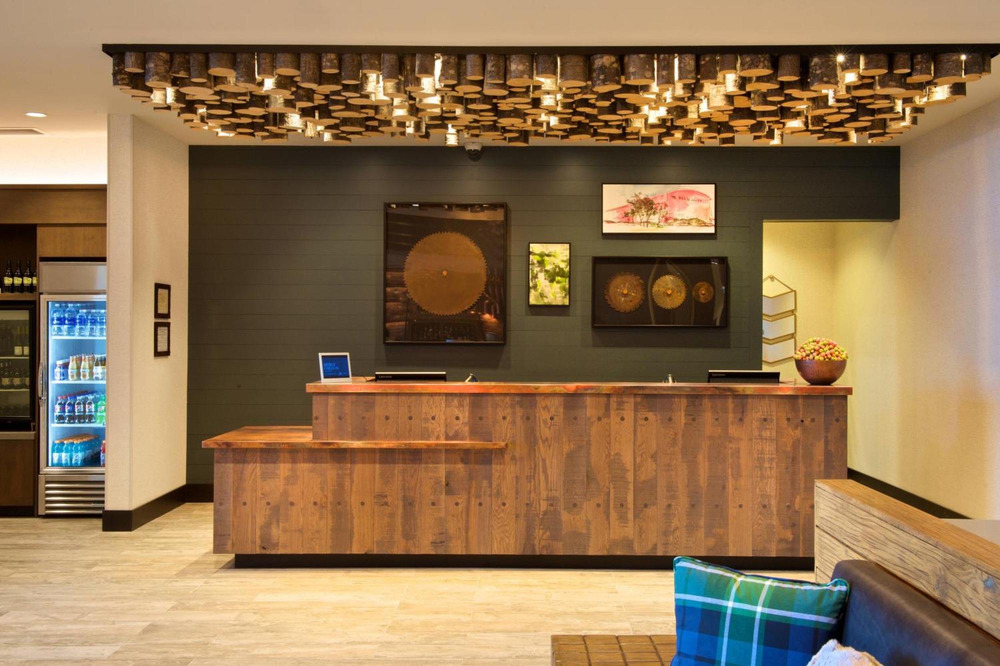 Springhill Suites By Marriott Bend Εξωτερικό φωτογραφία